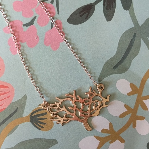 Nwot gold tree dainty charm necklace - Picture 2 of 3